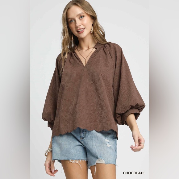 Umgee Full Size Textured Notched Balloon Sleeve Blouse Plus Size - Picture 1 of 7